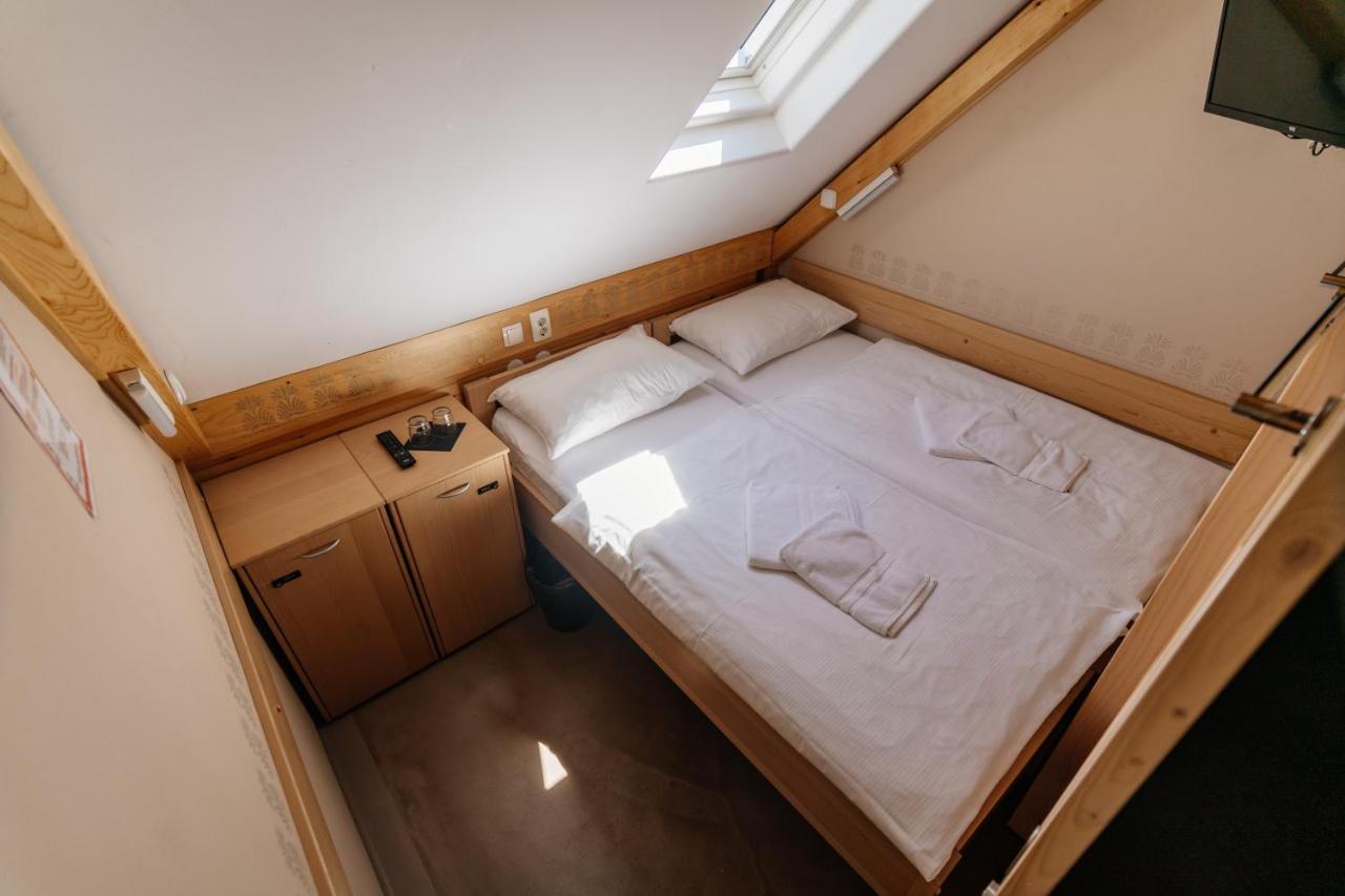 Gluten Free Bed & Breakfast Dezela Okusov ลูบลิยานา ภายนอก รูปภาพ
